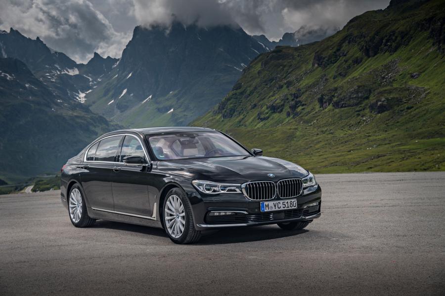  BMW 740Le xDrive (G12) 2015 года  (WW) (фото 16 из 41)